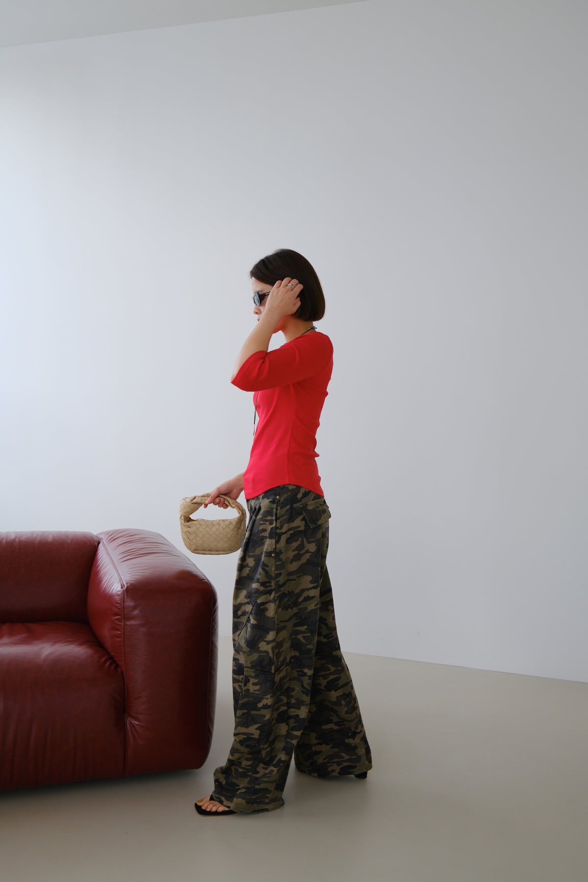 Aven Curved Hem Tee
