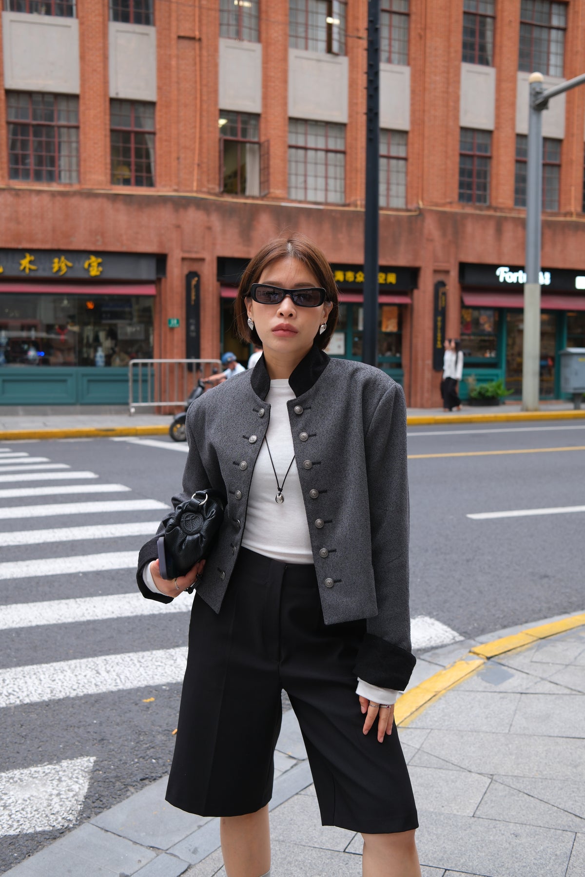 Elin Slim Tailored Shorts