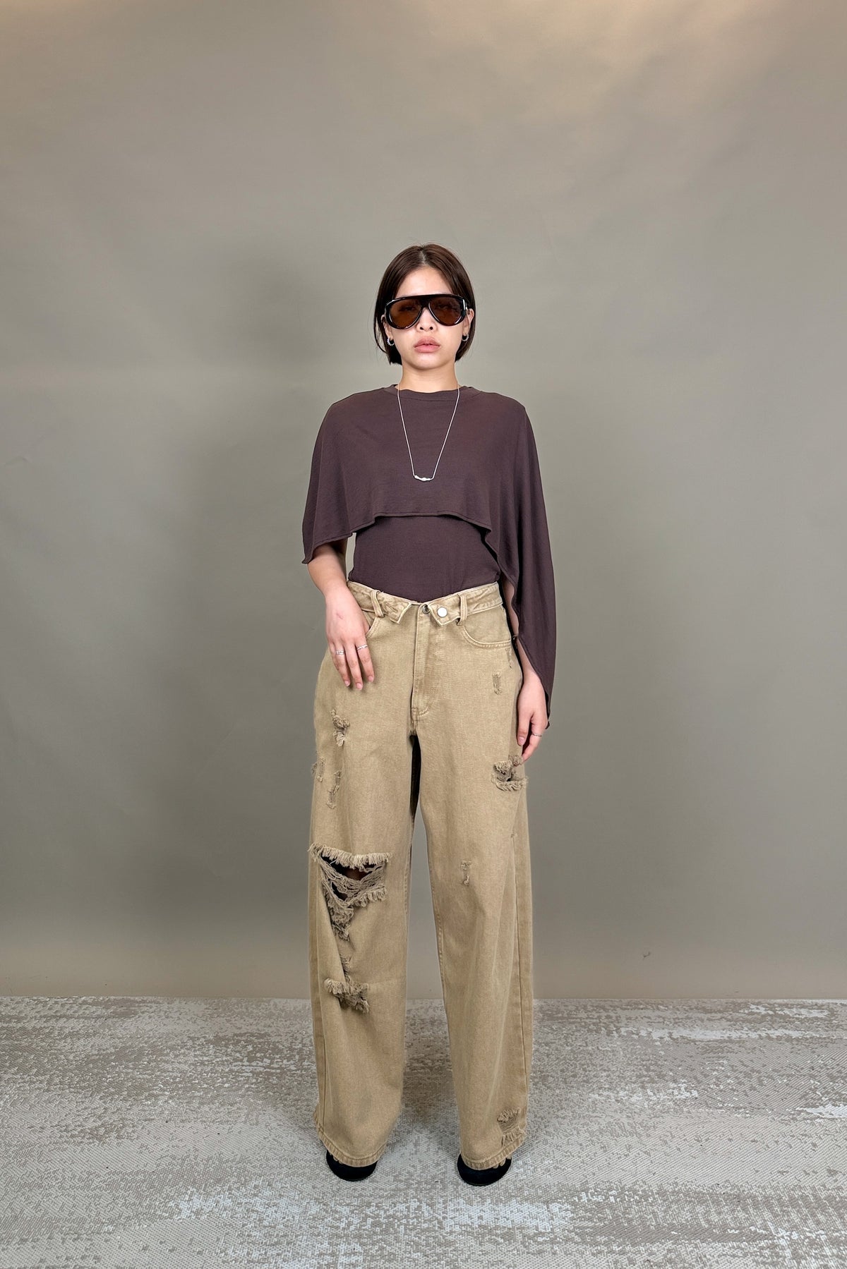 Dune Distressed Barrel Jeans