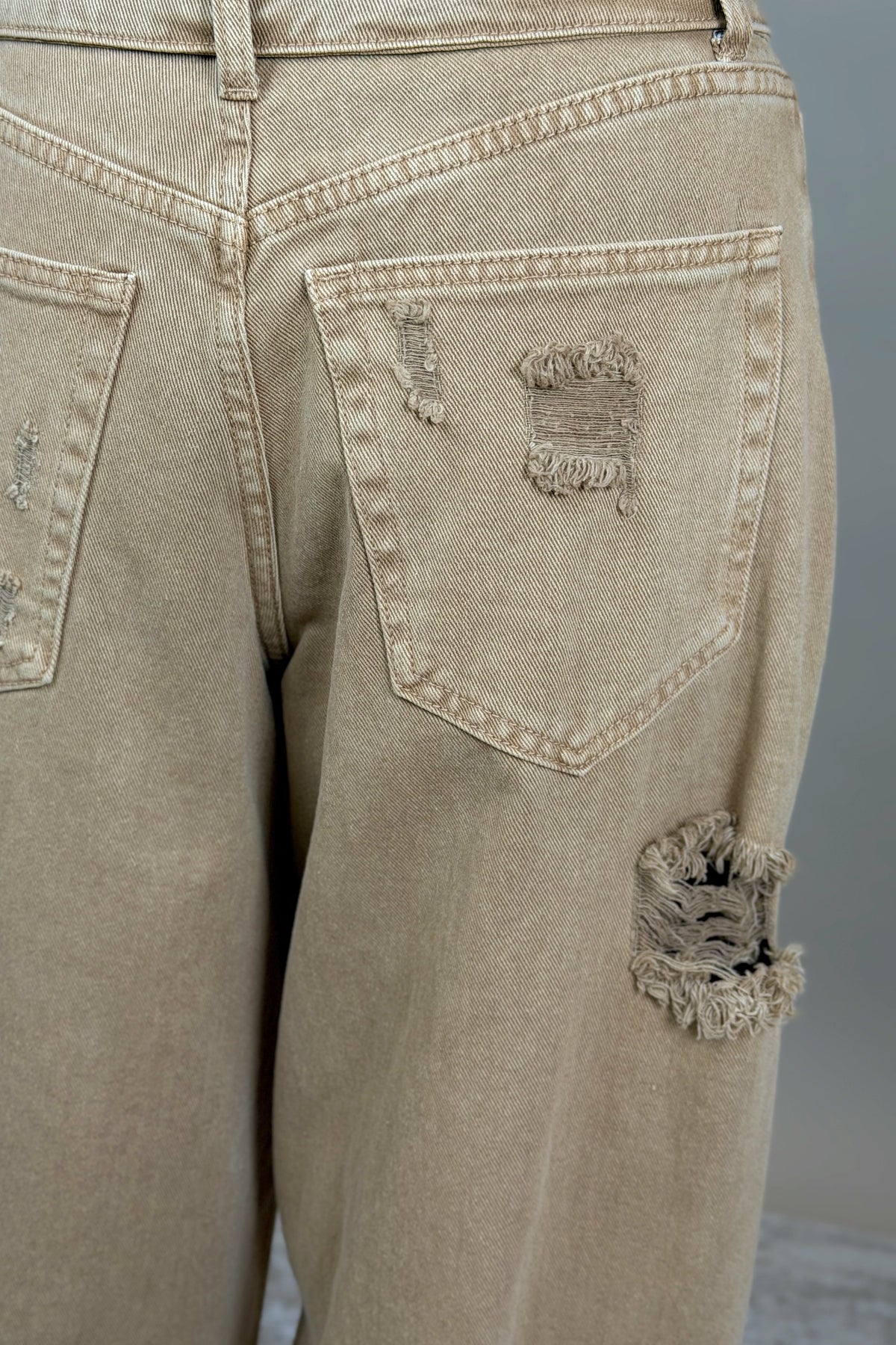 Dune Distressed Barrel Jeans