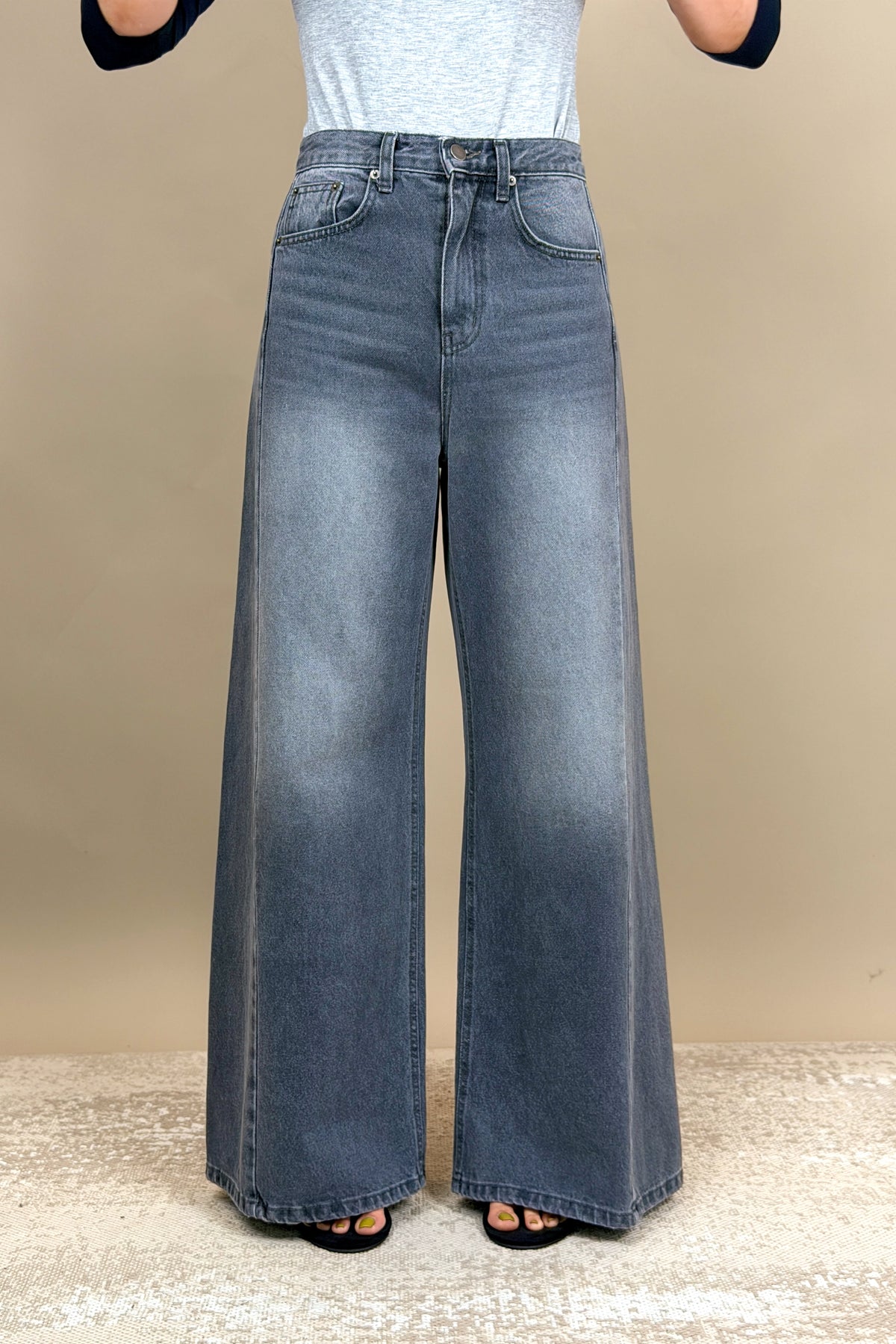 Della Grey Wash Wide Jeans